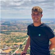 Maestro de Educación Primaria que imparte clases